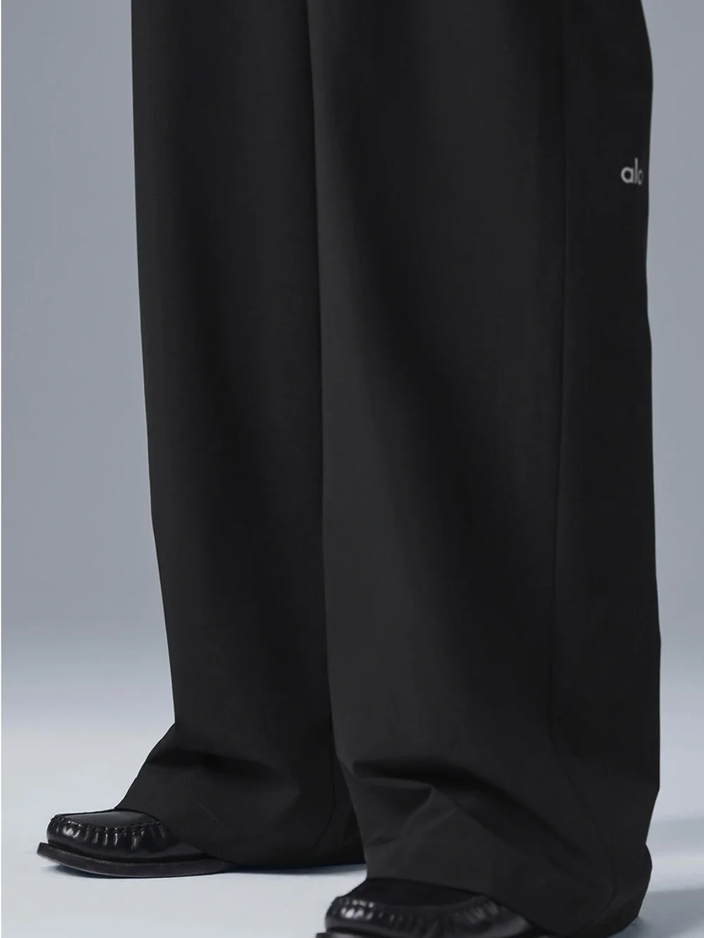 ALO Yoga High Waist Pursuit Trouser NWT RT $148 Size Medium Black